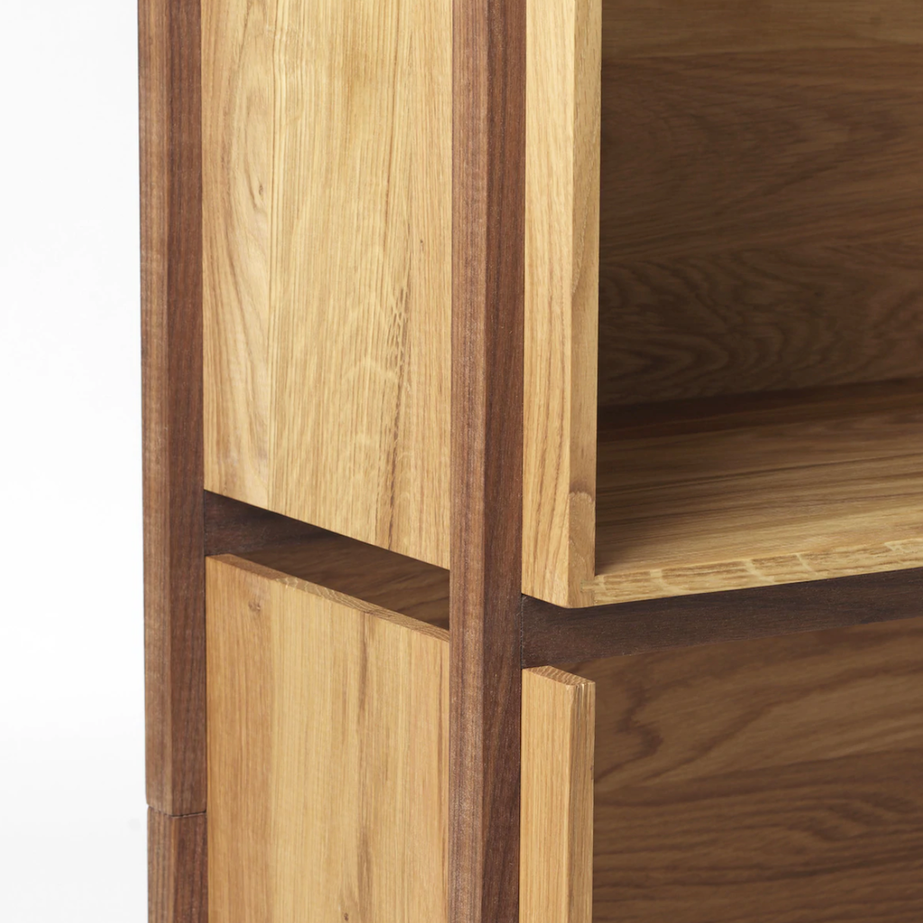 Stack Floor Shelves i Egetræ fra Kristina Dam Studio.